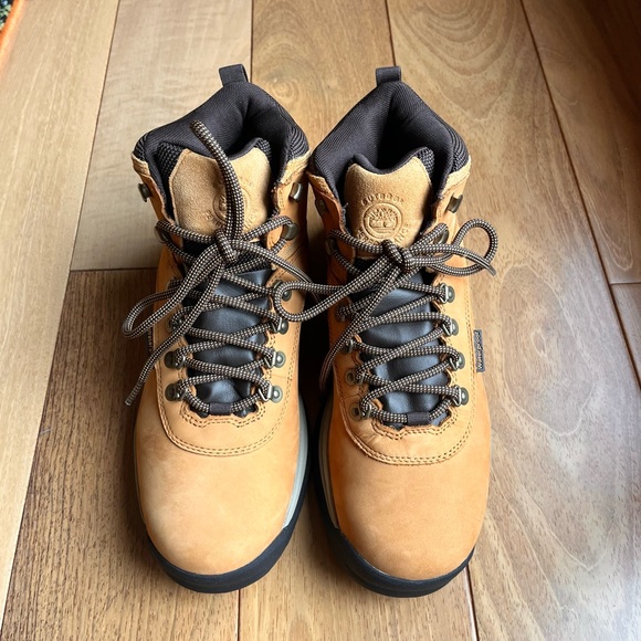 NWOB Timberland Men's White Ledge Waterproof Hiking Boot Wheat Men’s Sz 10.5